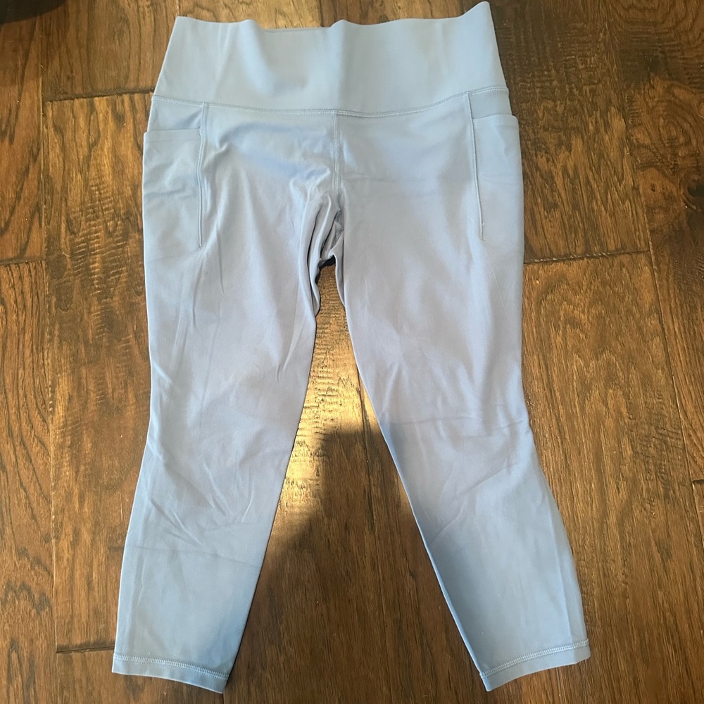 Salutation Stash Athleta Light Blue Leggings 7/8